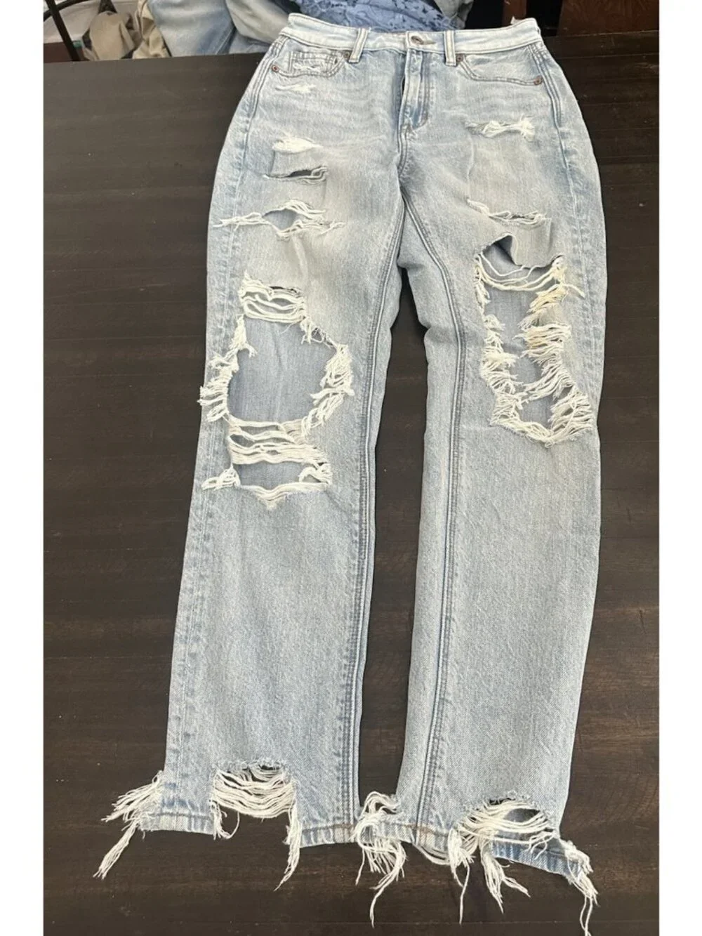 American Eagle Size 0 Mom Jean Comfort Stretch Waistband Distressed Light Wash